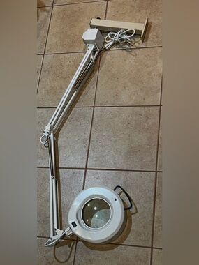 Luxo SL-114 IFM Magnifier, 45" Arm, With Wall Mount Arm & Electric Outlet